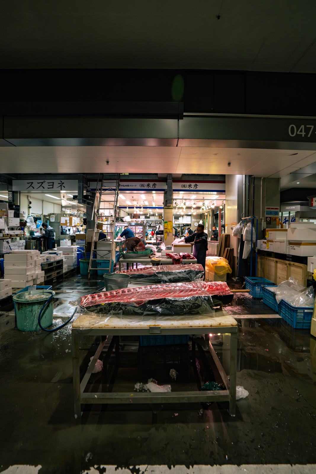 A tuna wholesaler's stall at Toyosu